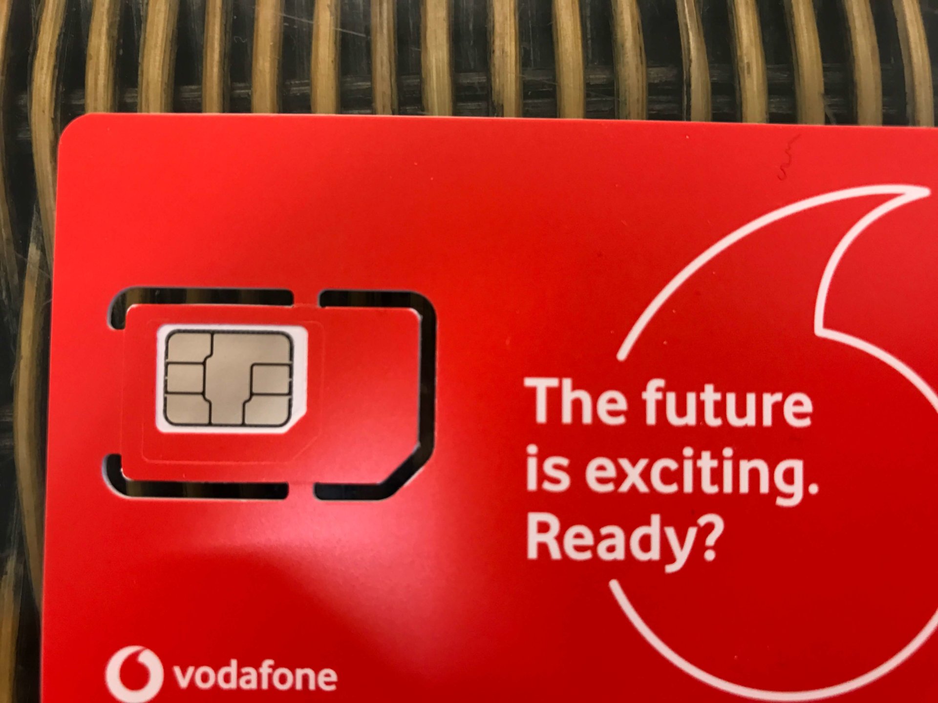 ケアンズでスマホにSIMカードの設定を仕様【Vodafone編】